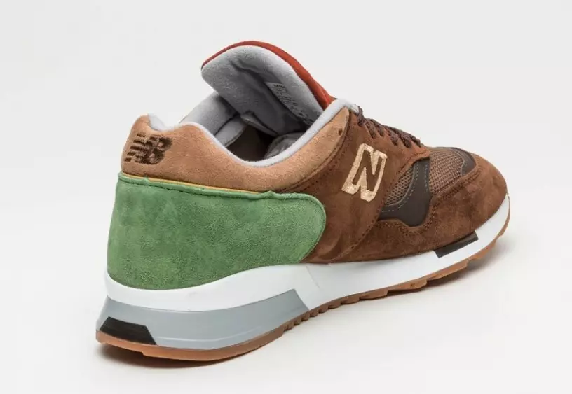 New Balance 1500 သည် UK Brown မှ ထုတ်လုပ်သည်။