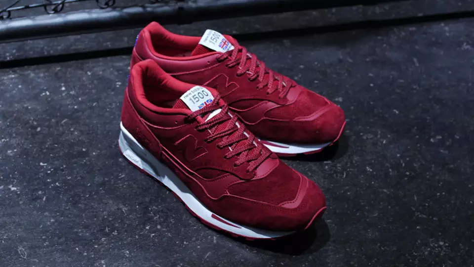 New Balance 1500 phất cờ