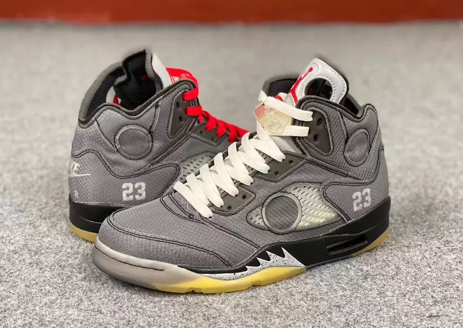 Цагаан өнгийн Air Jordan 5 CT8480-001