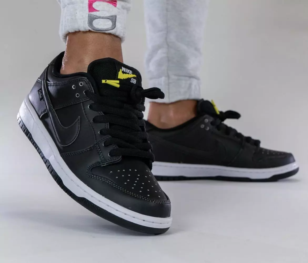 Sivilist Nike SB Dunk Low CZ5123-001 Utgivelsesdato på føttene