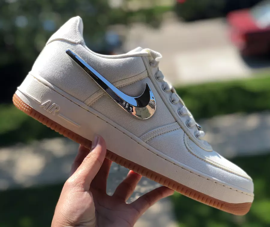 Travis Scott Nike Air Force 1 madal puri