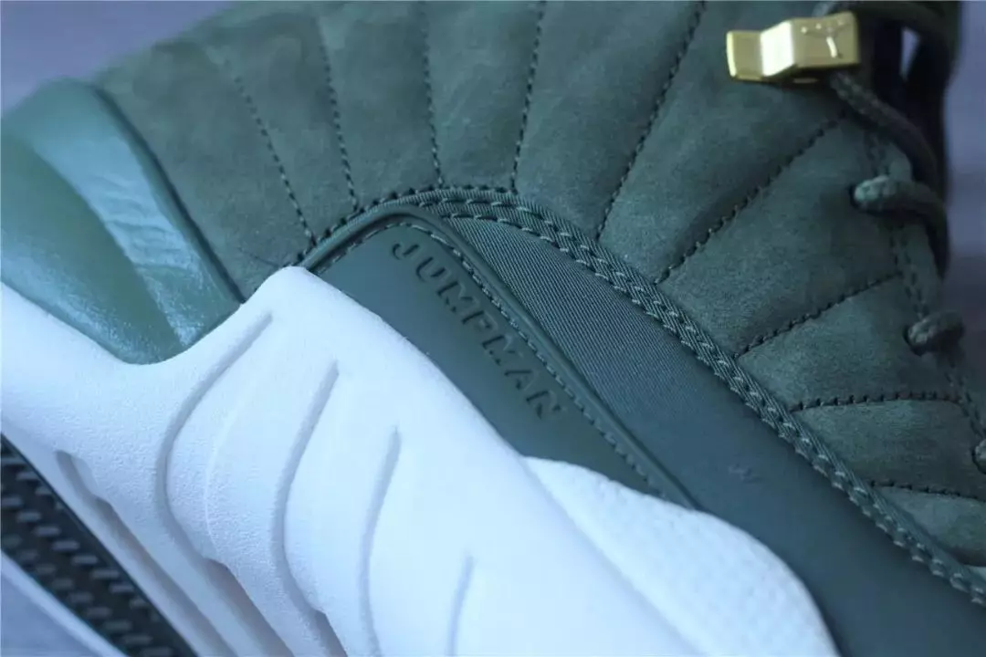 Air Jordan 12 CP3 Olive Class din 2003 Data lansării