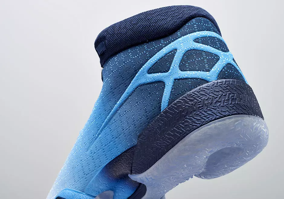 Air Jordan 2 Düşük Air Jordan XXX UNC