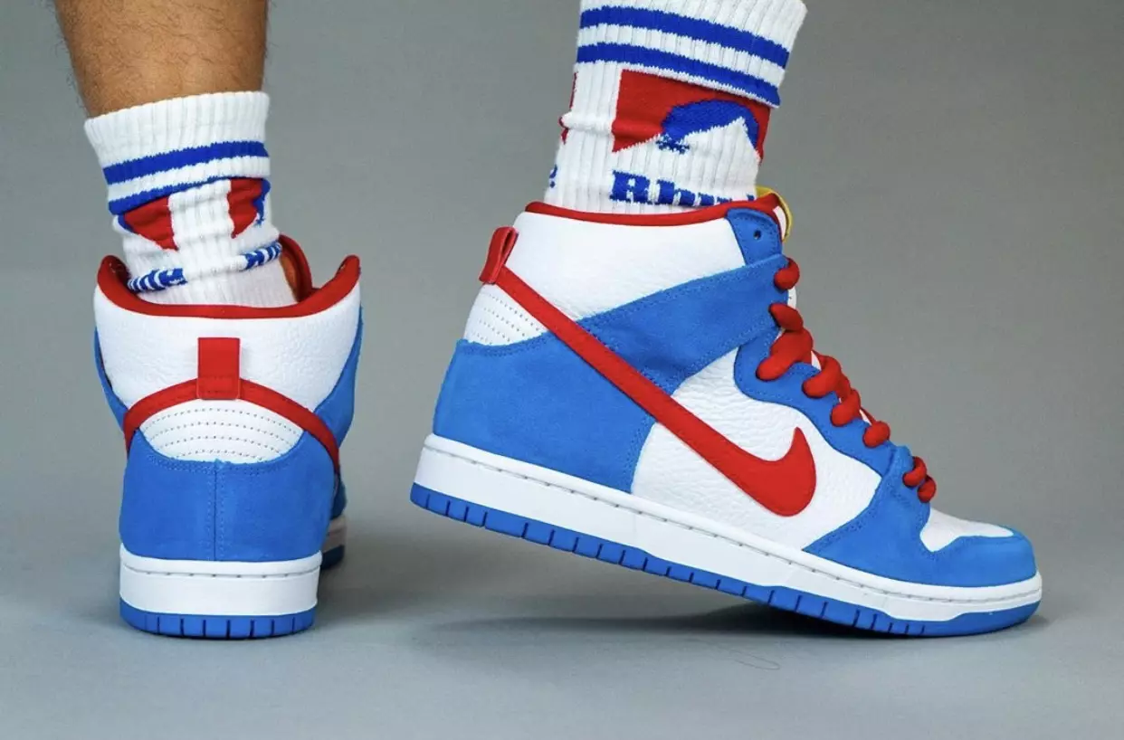 Nike SB Dunk High Doraemon CI2692-400 Utgivelsesdato på føttene