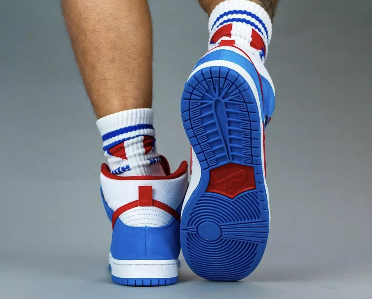 Nike SB Dunk High Doraemon CI2692-400 izlaišanas datums uz kājām