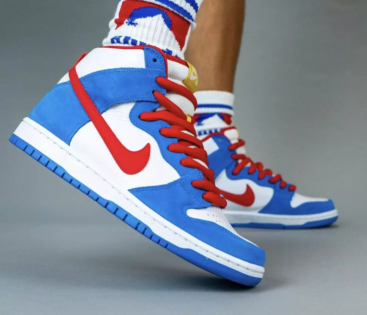 Nike SB Dunk High Doraemon CI2692-400 izlaišanas datums uz kājām