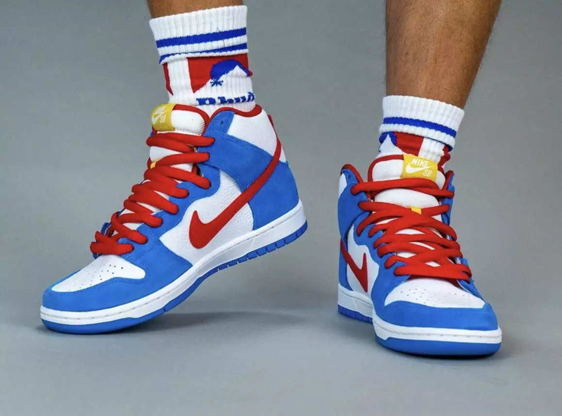 Nike SB Dunk High Doraemon CI2692-400 Дата на издаване на крака