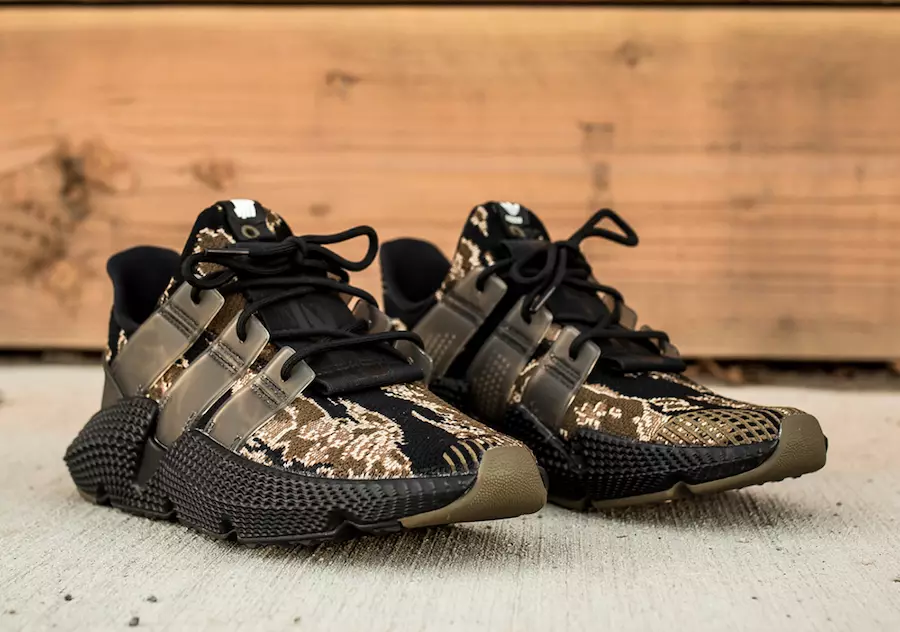 Scaoilfidh an Undefeated x adidas Prophere Amárach