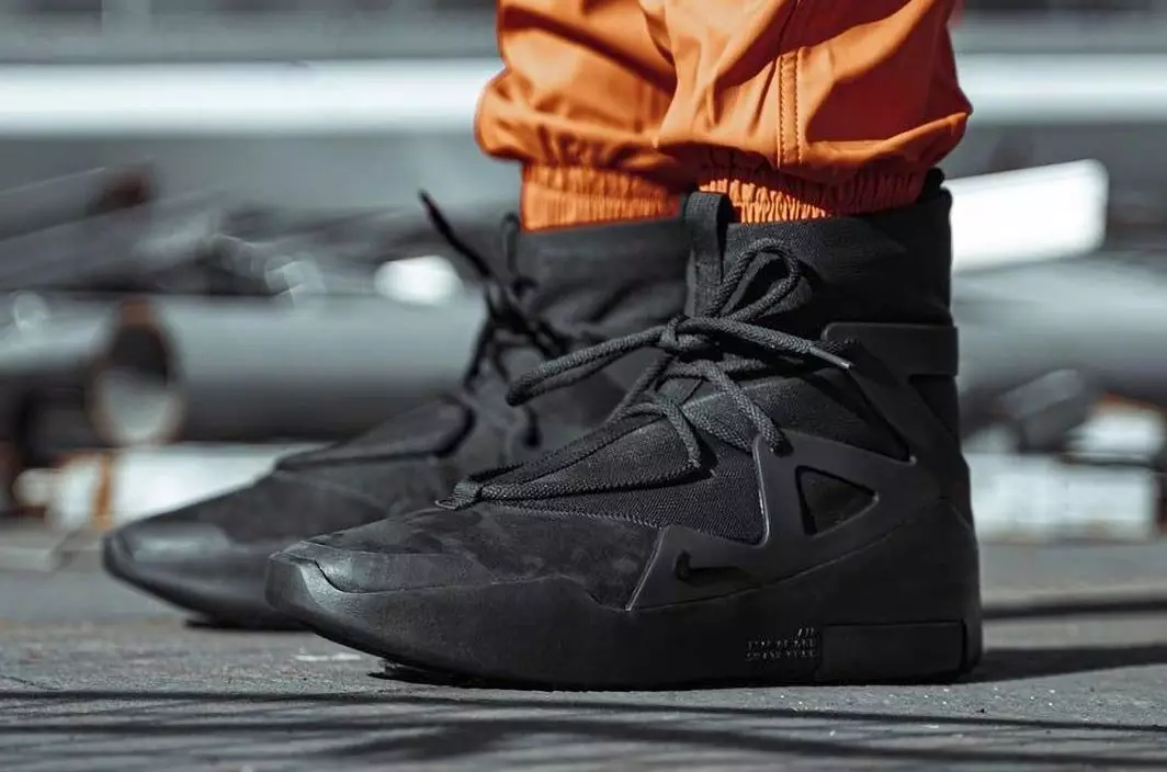 Nike Air Fear of God 1 Triple Black AR4237-005 Ημερομηνία κυκλοφορίας On-Feet