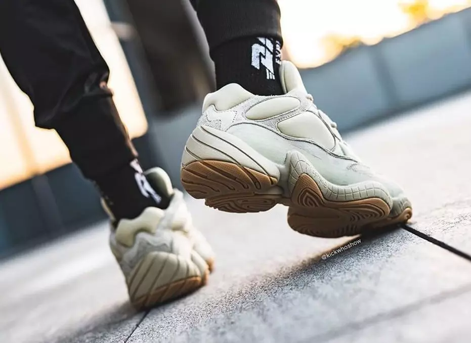 تاريخ إصدار adidas Yeezy 500 Stone FW4839