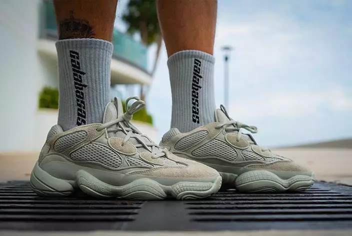 adidas Yeezy 500 მარილი ფეხით