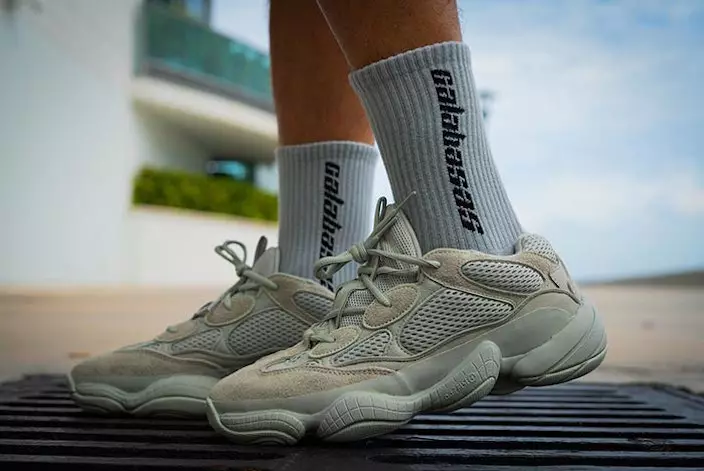 adidas Yeezy 500 მარილი ფეხით