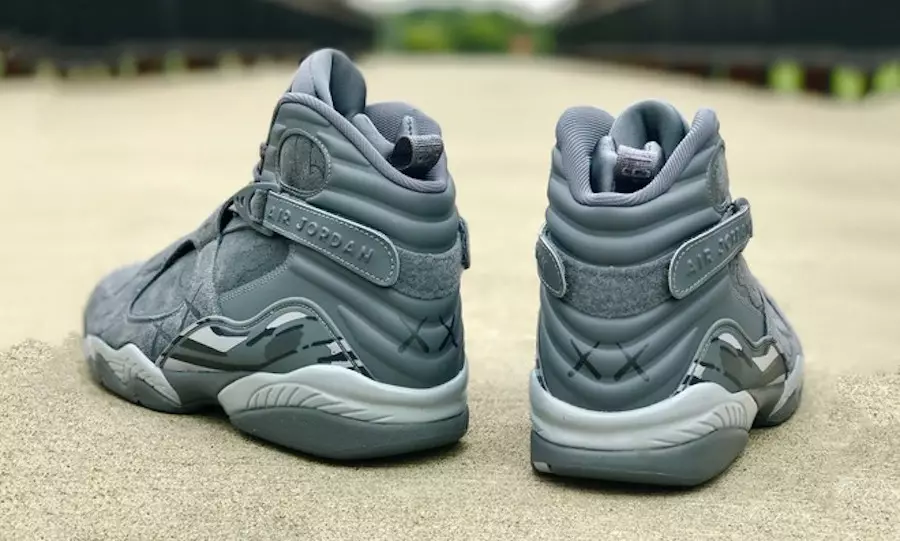 KAWS Air Jordan 8 Guay Gris Personalizado