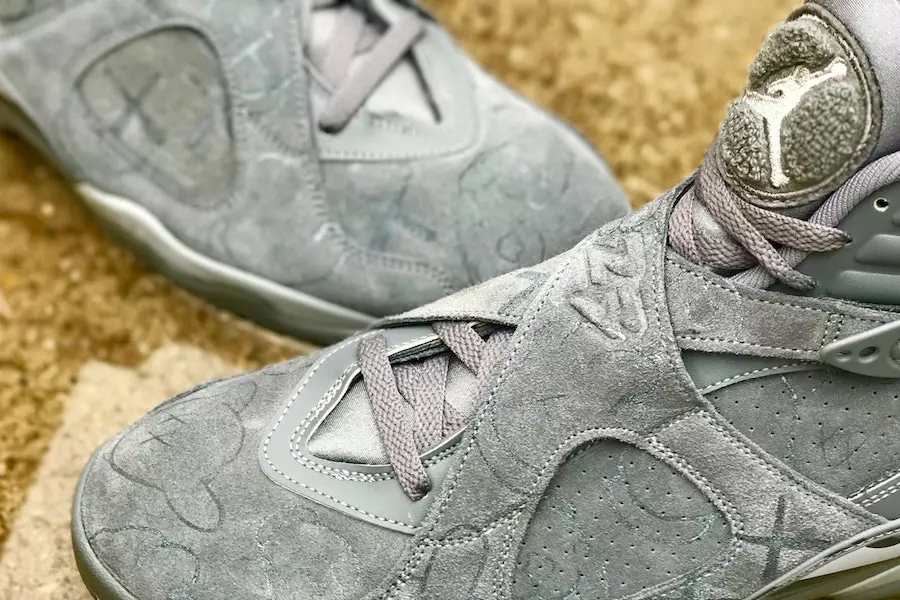 KAWS Air Jordan 8 Cool Gris personnalisé