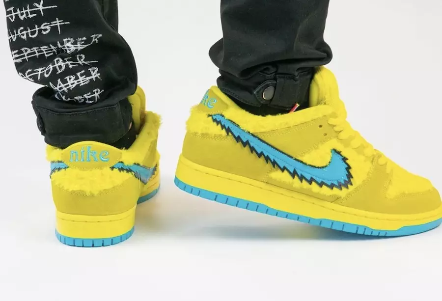 Grateful Dead Nike SB Dunk Low Yellow Bear CJ5378-700 תאריך שחרור על הרגליים