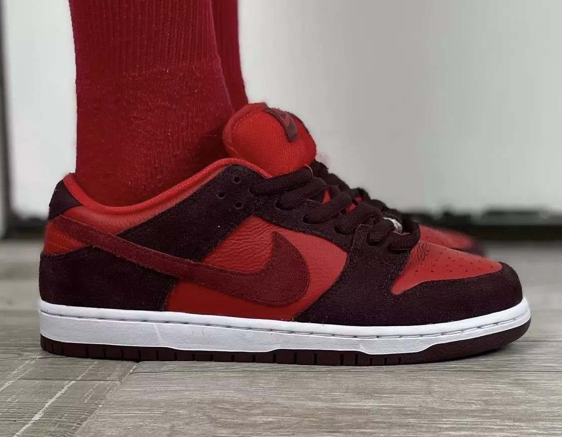 Nike SB Dunk Low Cherry DN3741-600 Buraxılış Tarixi Ayaqda