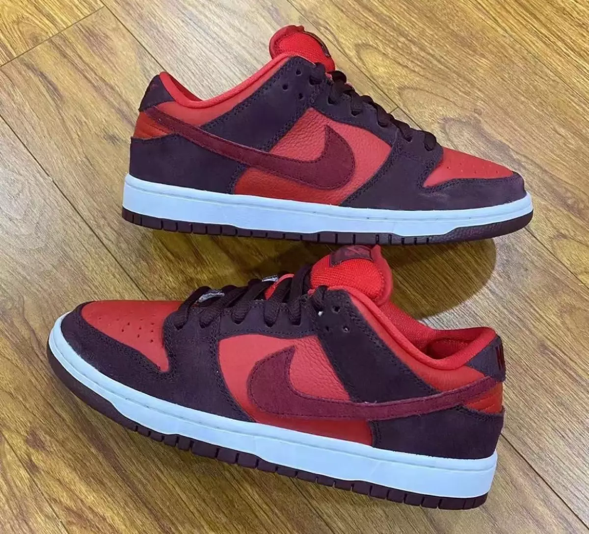 Дата выпуску Nike SB Dunk Low Cherry