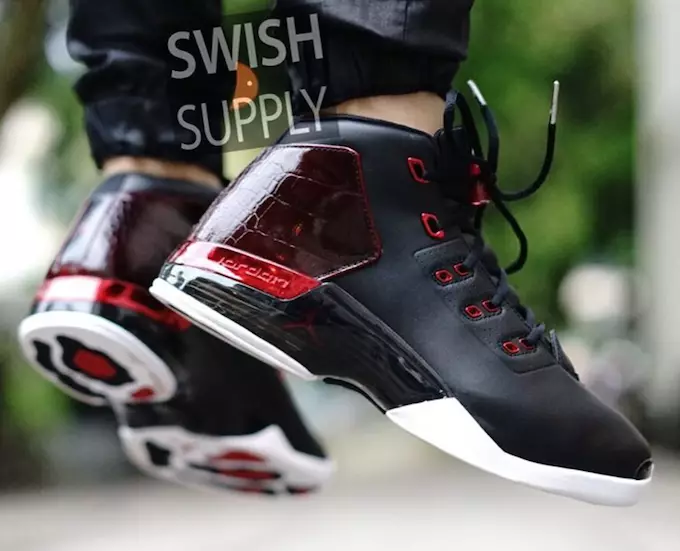 Bulls Air Jordan 17 in piedi