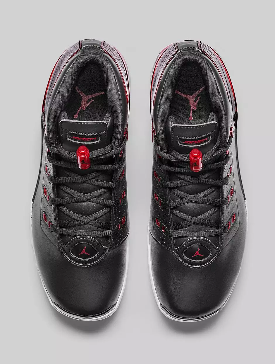 Air Jordan 17 Bulls Hitam Merah