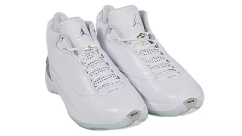 Kobe Bryant ၏ All-White Air Jordan Retro Collection ကို လေလံတင်ရောင်းချသည်။ 12194_23