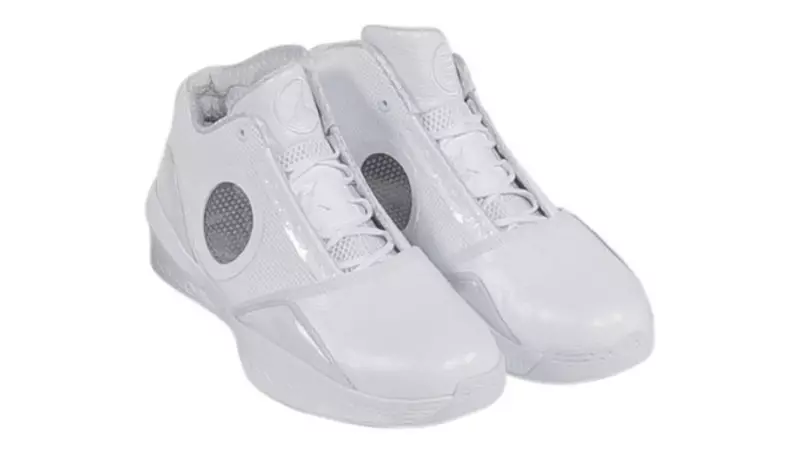 Retro kolekcia Kobeho Bryanta All-White Air Jordan na aukciu 12194_26