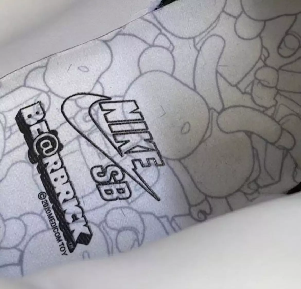 Ġugarelli Medicom Nike SB Dunk Low BEARBRICK CZ5127-001 Data ta' Ħruġ 2020