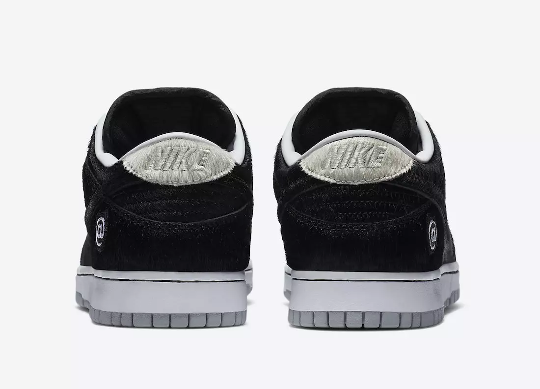 Medicom Toy Nike SB Dunk Low Bearbrick מעלדונג טאָג CZ5127-001