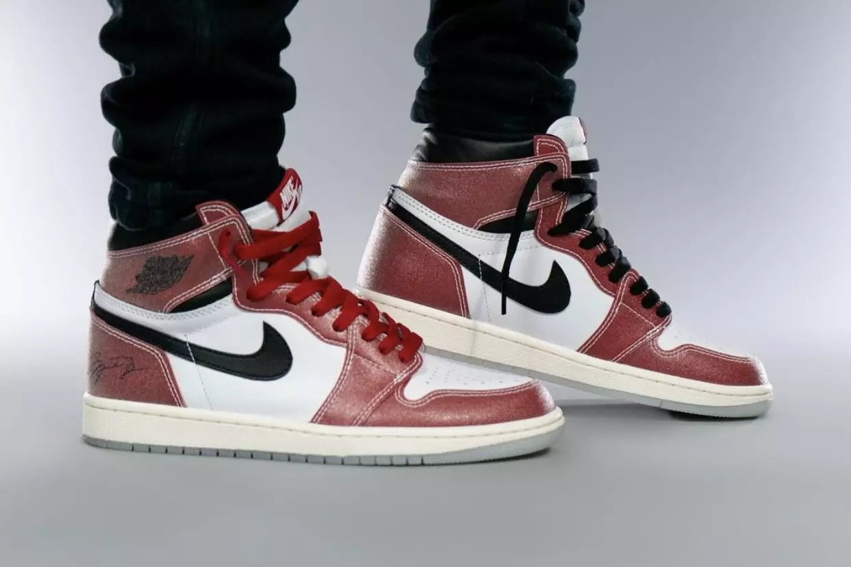 Trophy Room Air Jordan 1 Chicago DA2728-100 Útgáfudagur á fótum