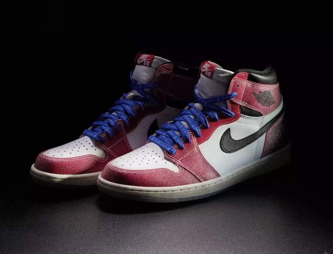 Dhoma e Trofeut Air Jordan 1 Freeze Out Data e Publikimit