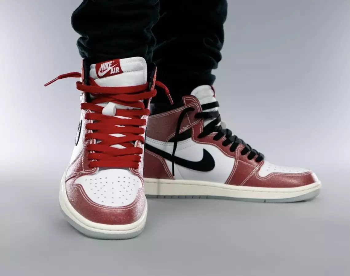 Дата выпуска Air Jordan 1 Chicago DA2728-100 Trophy Room на ногах