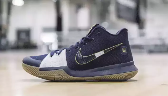 Kyrie 3 академиясы