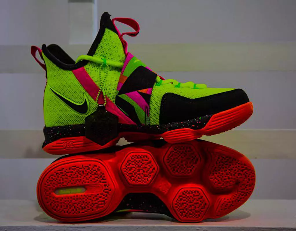 Nike LeBron 14 shujaa wa mwisho AA3258-703