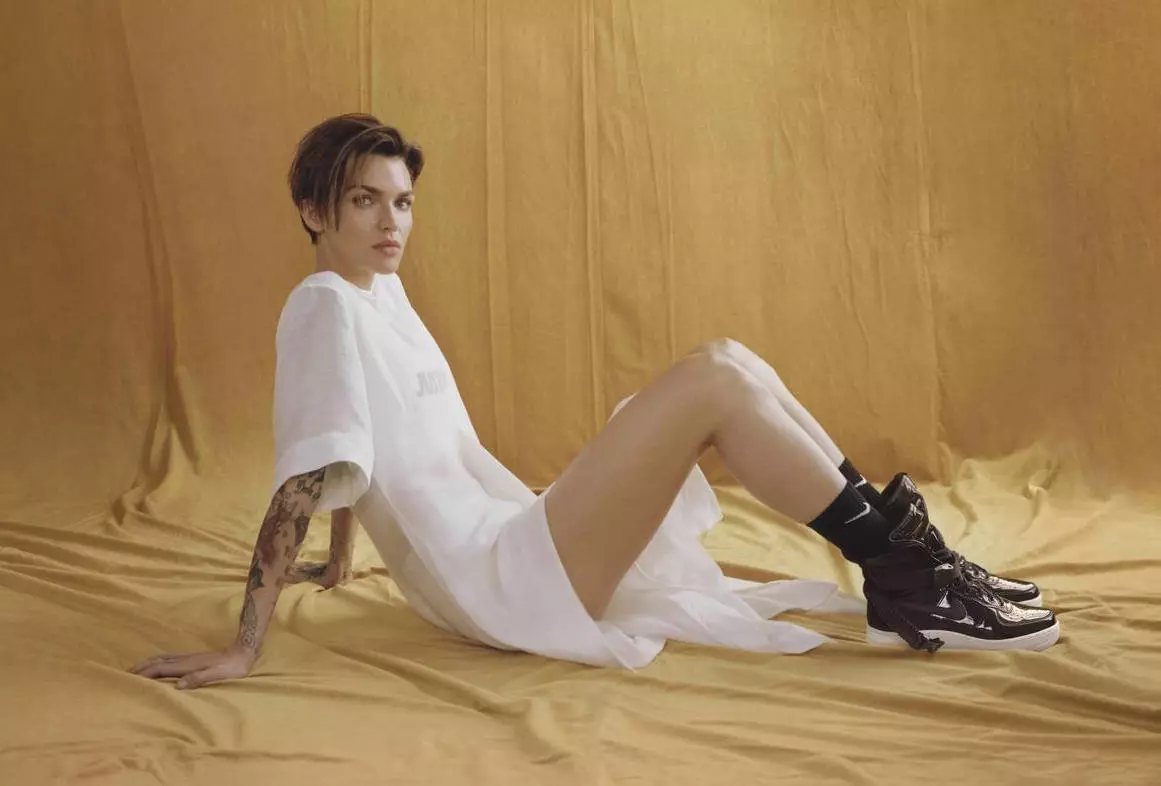 Ruby Rose pristato moteriškus Nike sportinius drabužius 12517_1