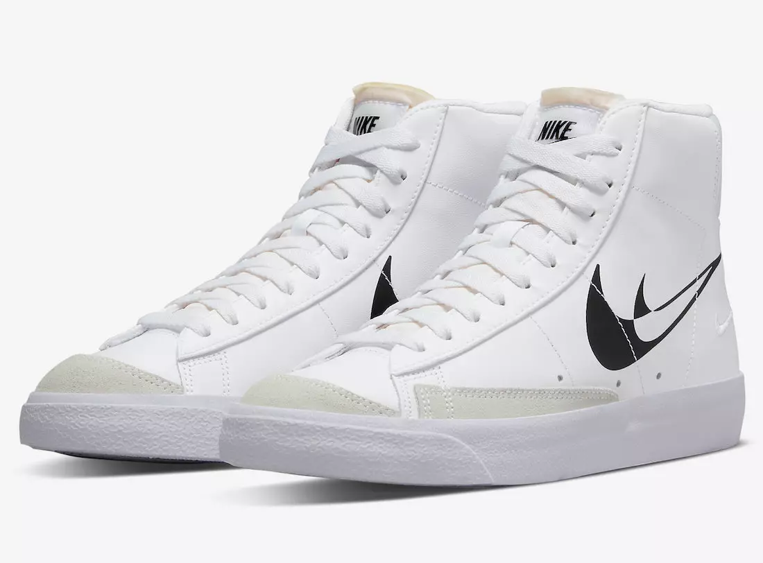 Cette Nike Blazer Mid '77 est livrée avec deux Swooshes