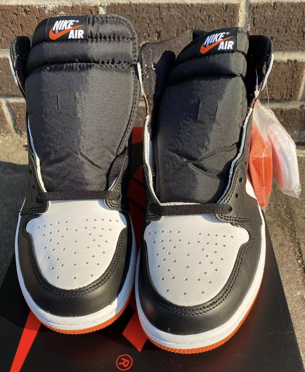 Air Jordan 1 Electro Orange 555088-180 Data di rilascio