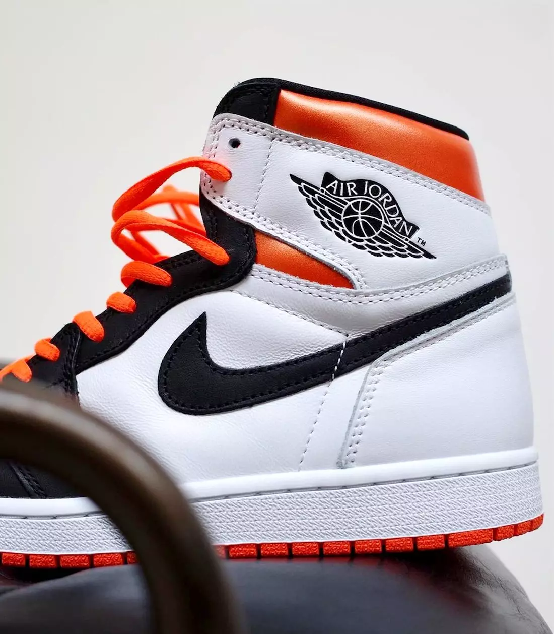 Air Jordan 1 Electro Orange Utgivningsdatum 555088-180 Utgivningsdatum Prissättning