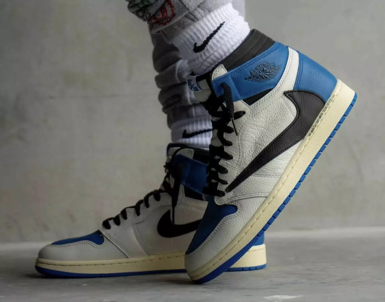 Travis Scott Fragment Air Jordan 1 High OG Jeshi Bluu kwa Miguu