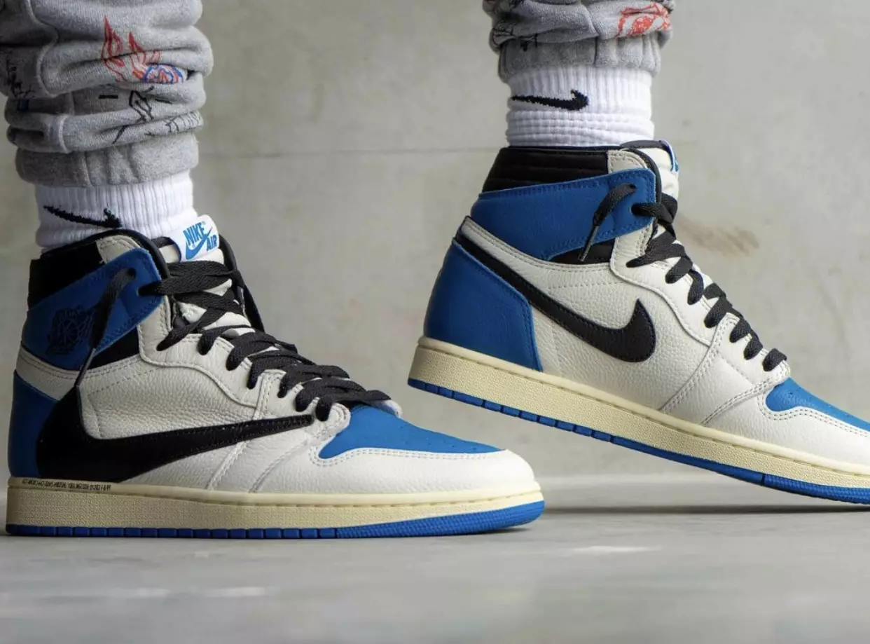 Travis Scott Fragment Air Jordan 1 High OG Military Blue On-Fet