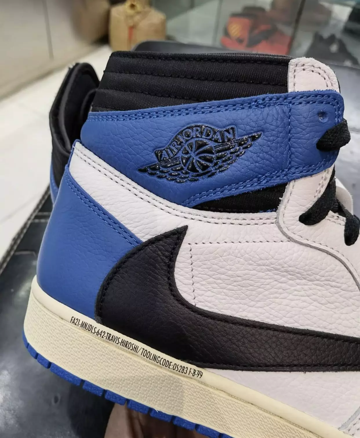 Travis Scott Fragment Air Jordan 1 High OG Military Blue Дата випуску