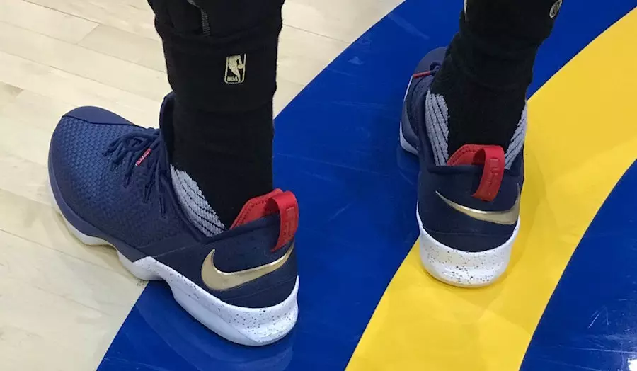 Cái nhìn đầu tiên thấp của Nike LeBron 14