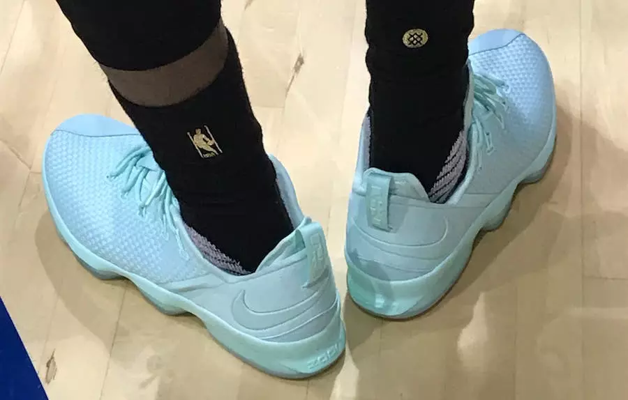 Nike LeBron 14 zemu pasteļtoņu piparmētru