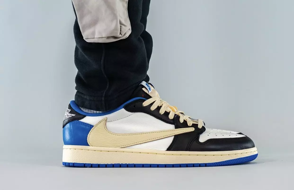 Travis Scott x Fragment x Air Jordan 1 Low DM7866-140 تاريخ الإصدار على الأقدام