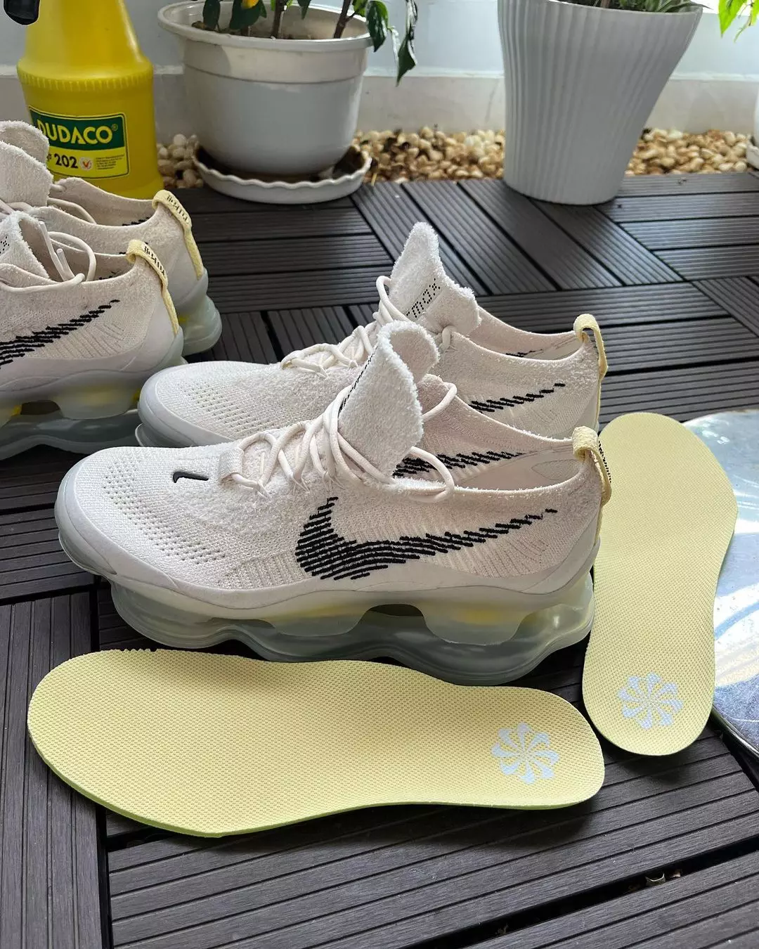 Санаи нашри Nike Air Max Scorpion