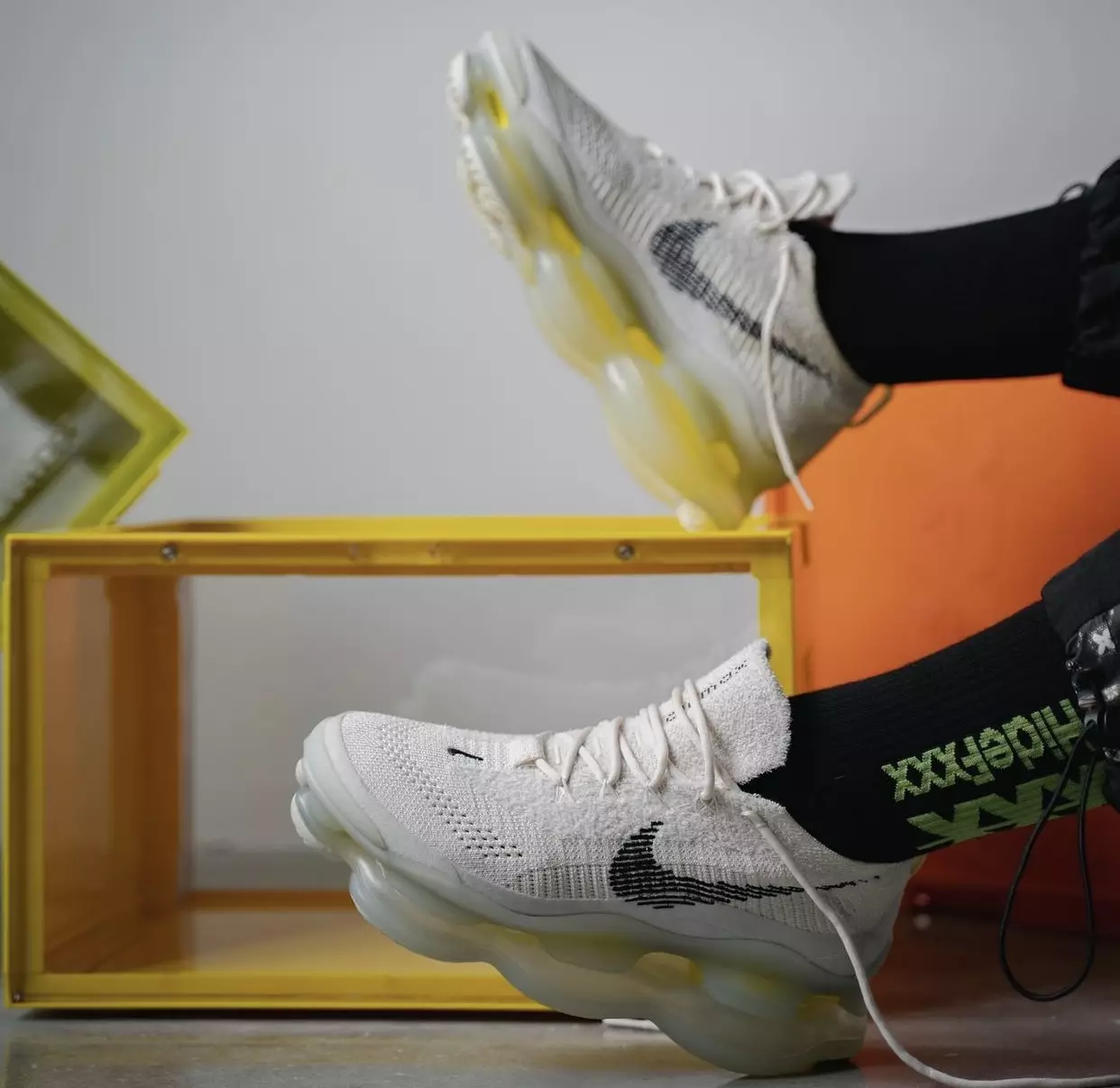 Nike Air Max Scorpion-ի թողարկման ամսաթիվը ոտքերի վրա