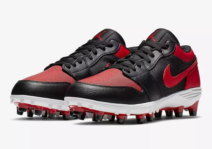 Air Jordan 1 Low Football Cleats ir aizliegts