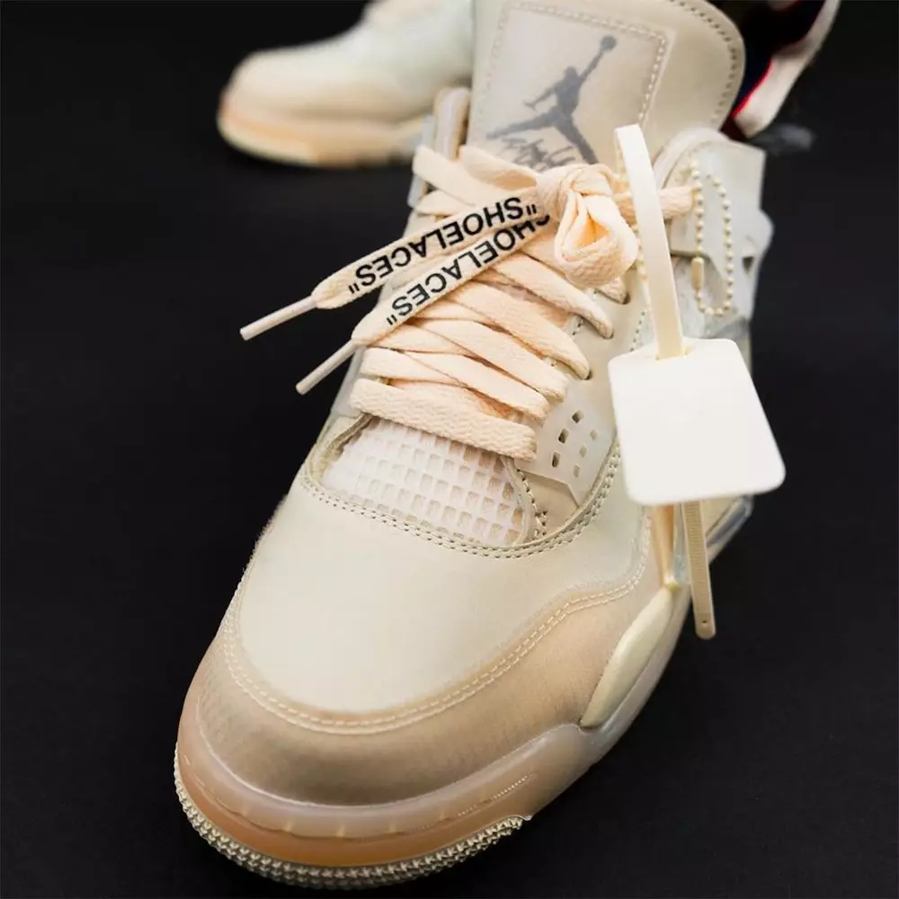 „Off-White Air Jordan 4 CV9388-100“ išleidimo data ant kojų