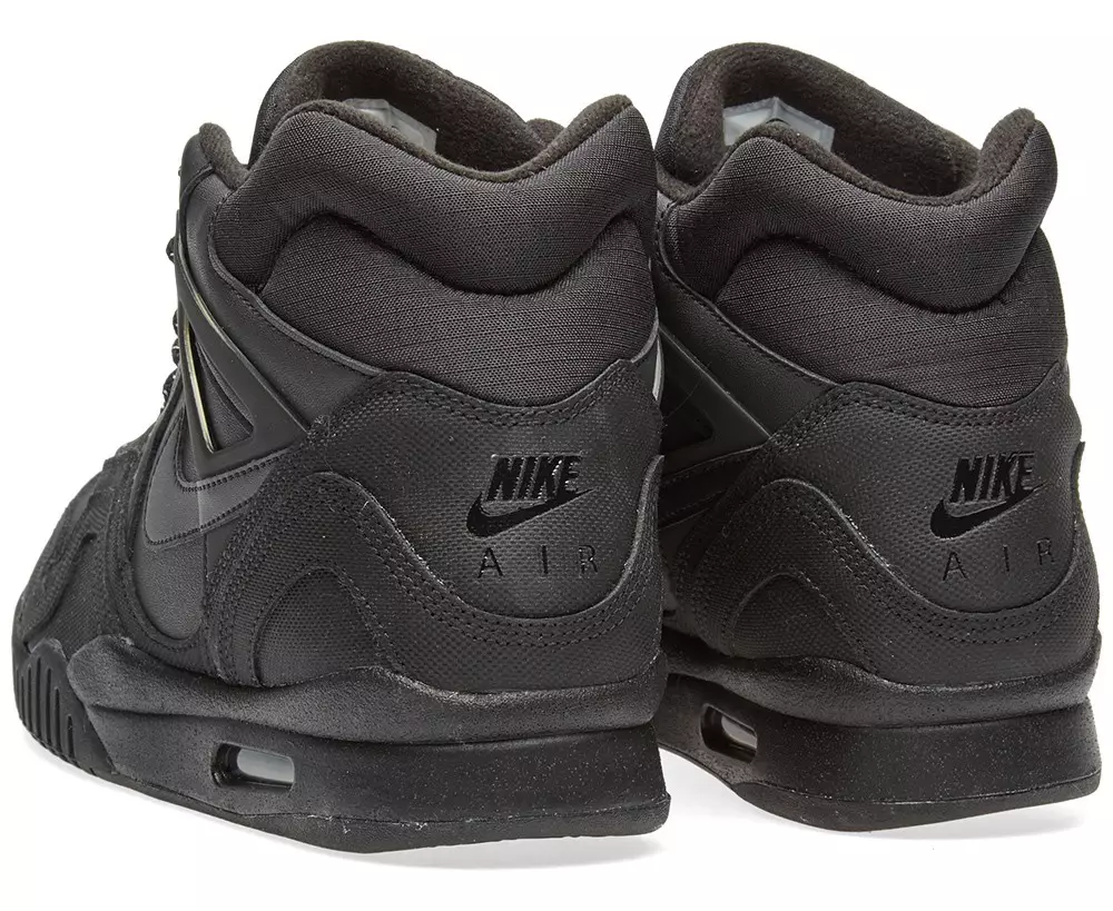 Nike Air Tech Challenge II Triple Black Vinterisert