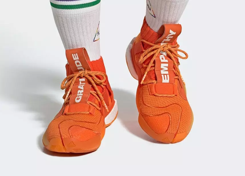 Pharrell adidas Crazy BYW X Orange EG7728 تاريخ الإصدار