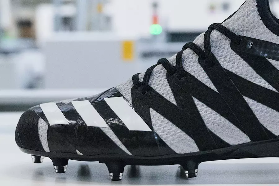 adidas AM4MN Football Cleats