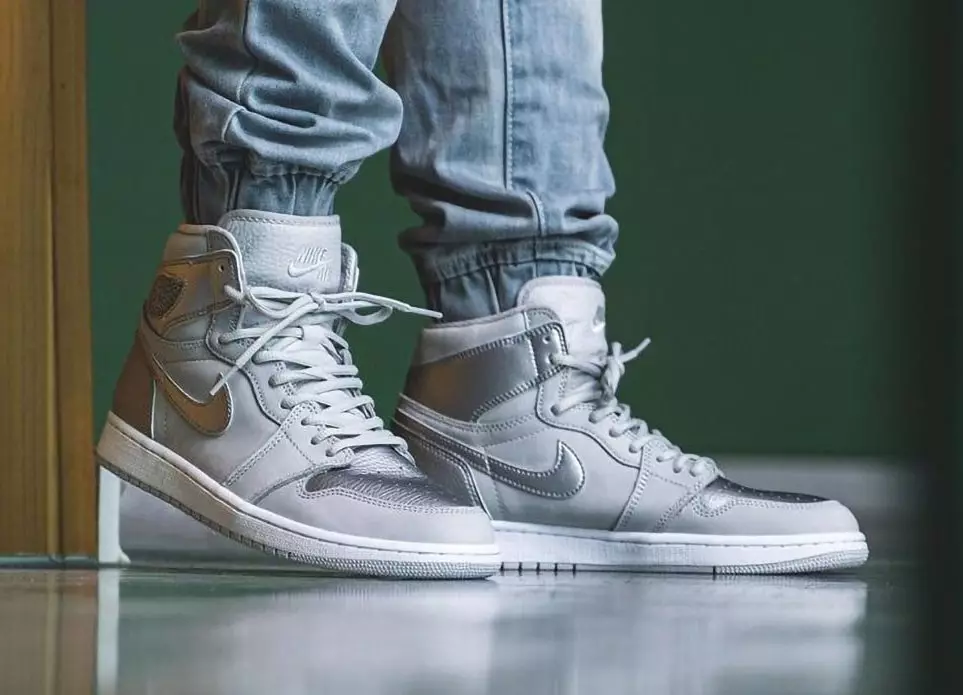 Air Jordan 1 Japan Silver 555088-029 Data lansării On-Feet